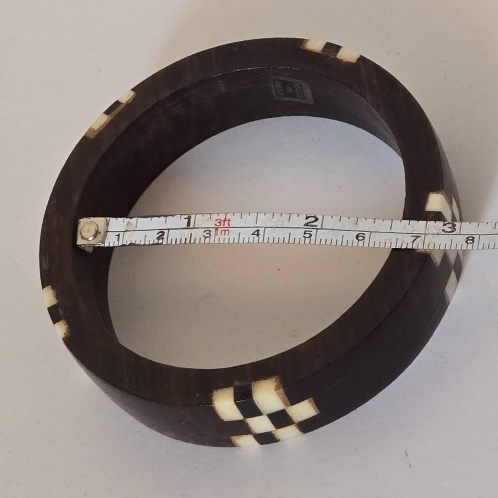Vntg Wooden Black & White Checkered Bangle, 3/4" W 2 1/2" Inside Diameter - Picture 8 of 9